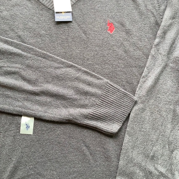 Polo navy vneck pull over long sleeve sweater - Picture 4 of 15